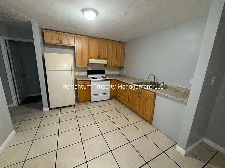 8405 N Elmer St — Photo 12
