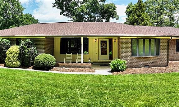 2nd image of 279 Martin Ln