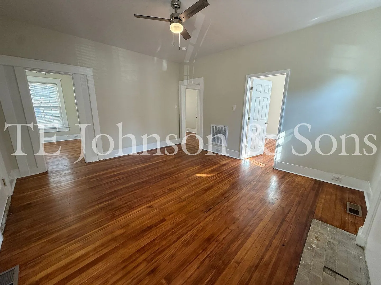 Charming 3-Bedroom Home with Quartz Countertops & Large Backyard — Photo 3