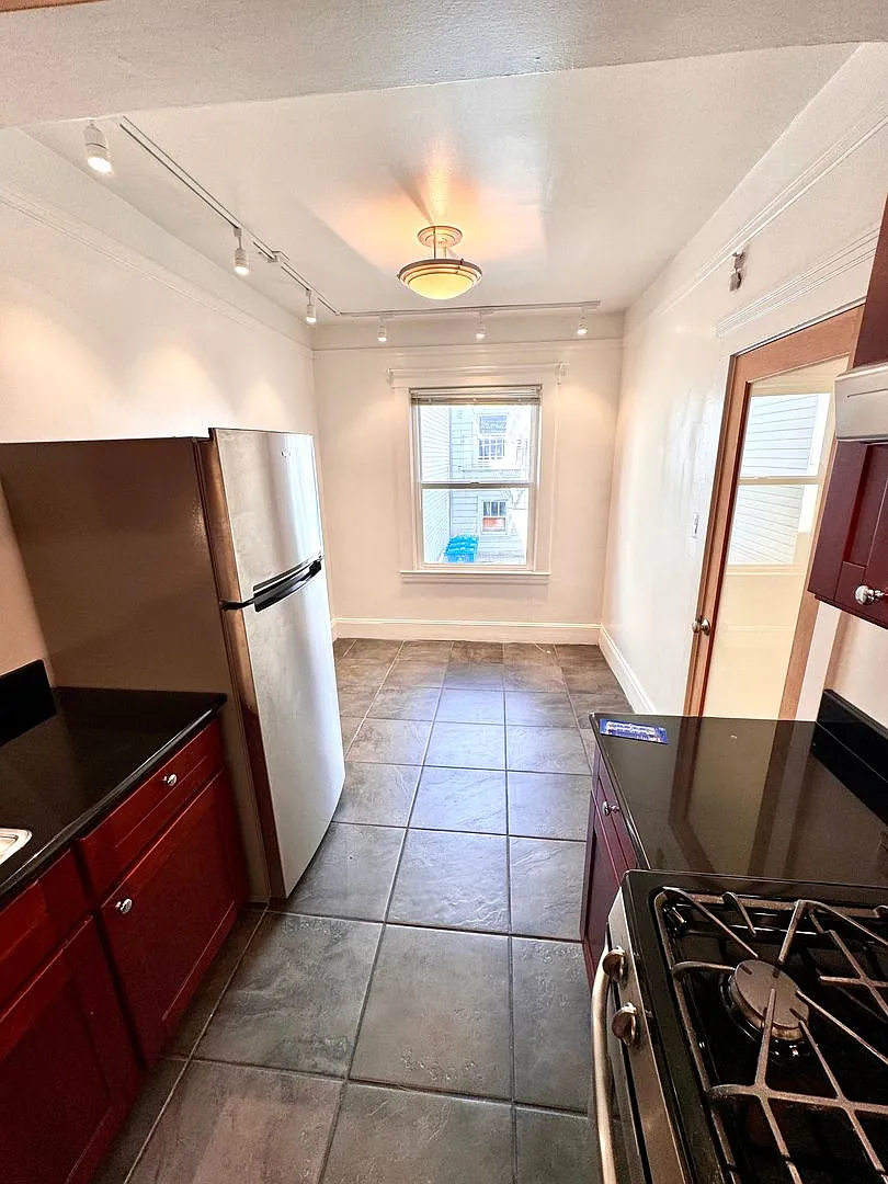 1646 Sutter Street — Photo 3