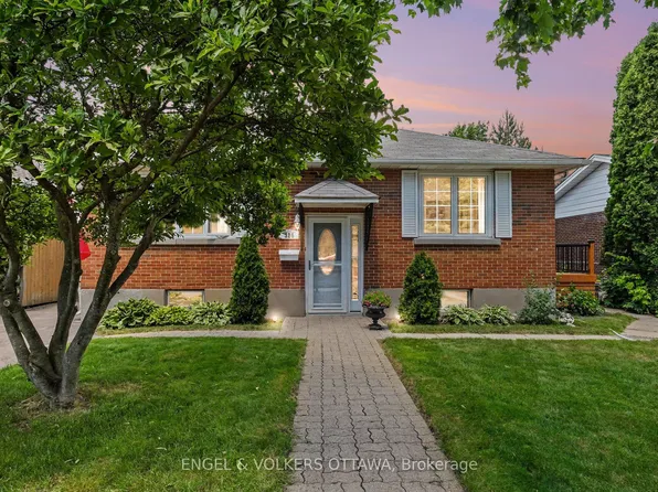 325 Summit Ave, Ottawa, ON K1H 5Z7