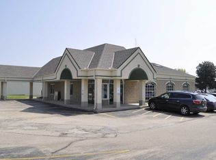 8700 N University St, Peoria, IL 61615