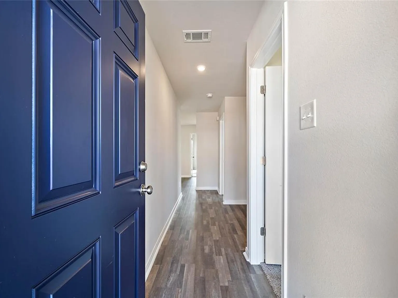 3 bed, 2.0 bath, 1200 sqft, $1,500 — Photo 2