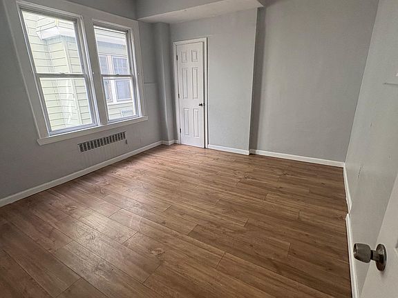4th image of 286 Schley St Floor 2