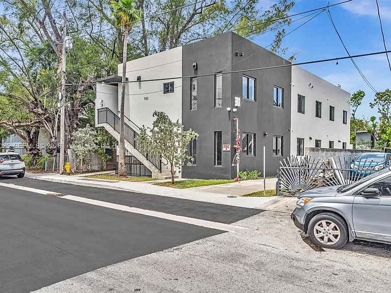 753 NW 30th St #3 — Photo 25