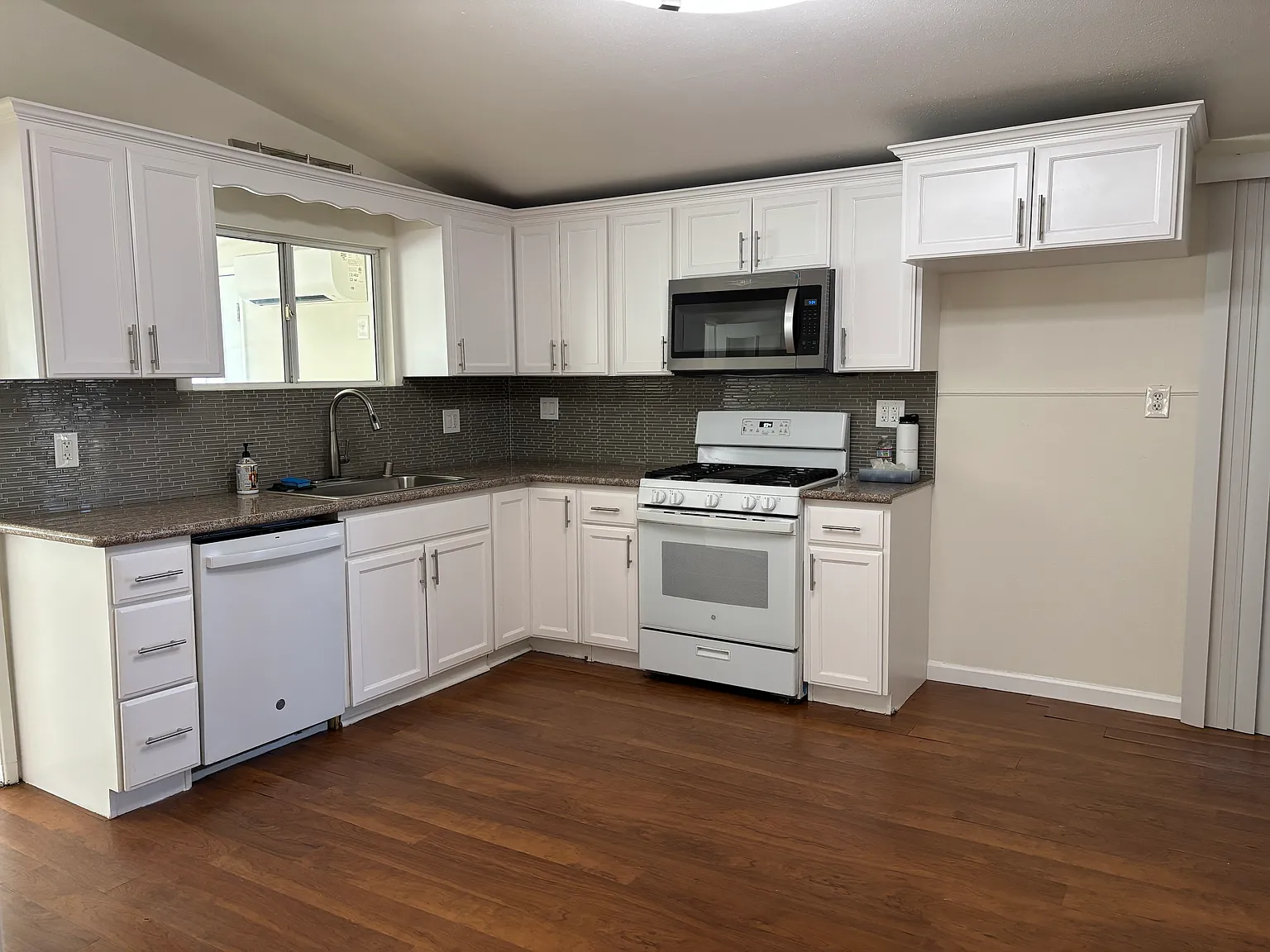 11615 Stangate St — Photo 4