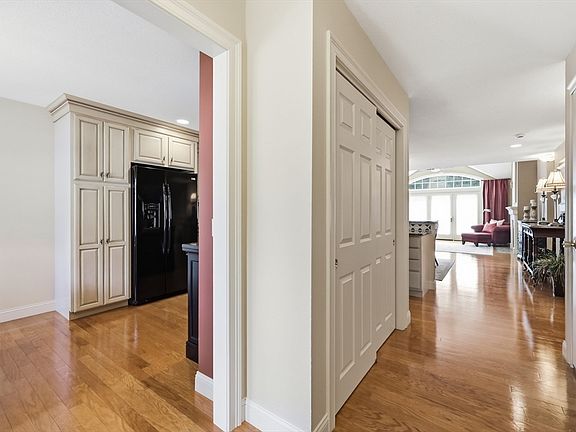 4th image of 341 Pinehurst Dr Unit 341