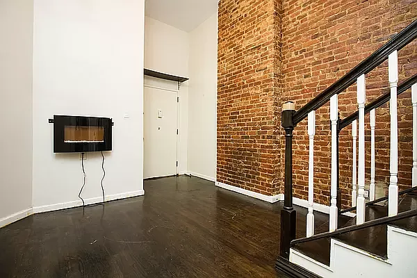 Rented by Friedman Mayer, LREB | media 6