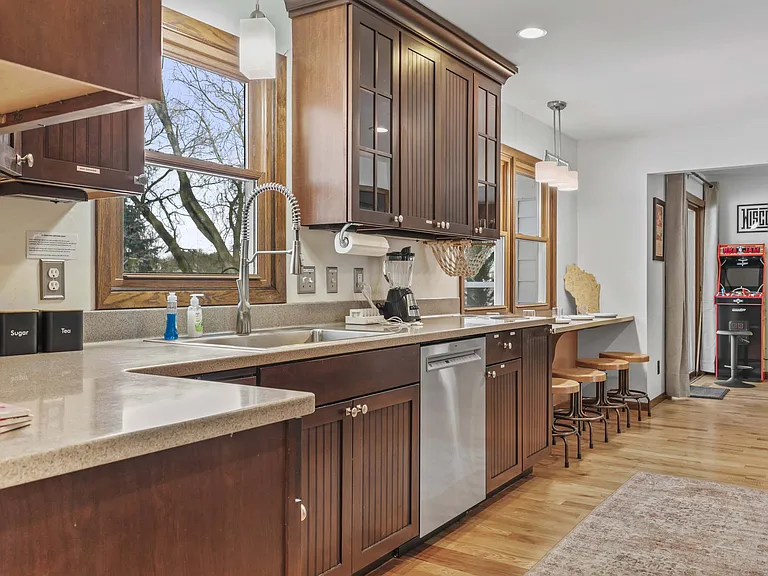 900 Woodview Dr — Photo 37