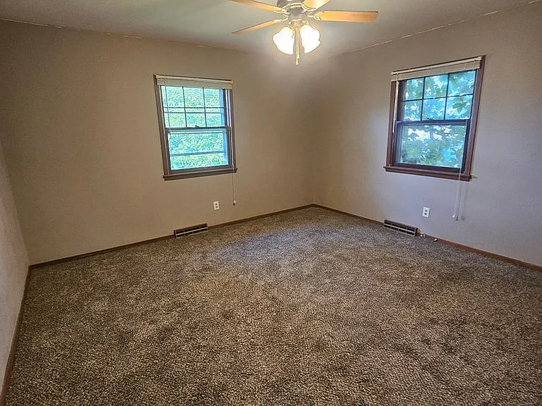 725 W Talmage St — Photo 20