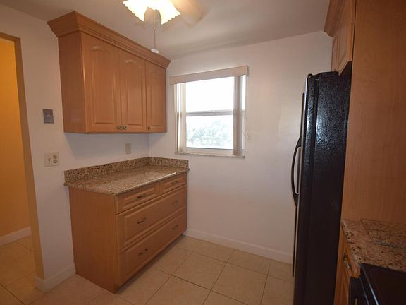 4th image of 2601 NE 3rd Ct #3020