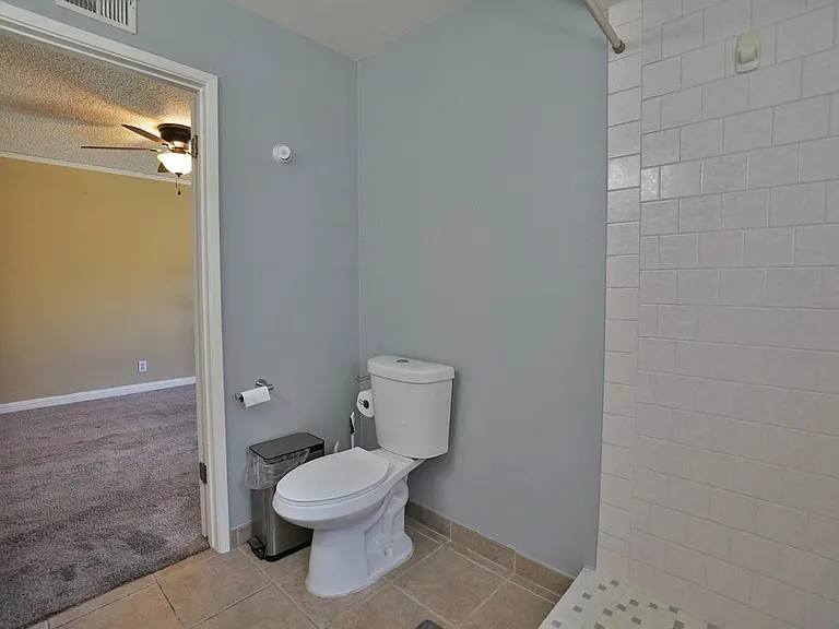 5823 E Washington Ave — Photo 38