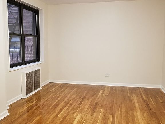 5th image of 3415 Parsons Blvd APT 3MM