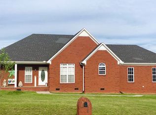 2 Browning Dr, Fayetteville, TN 37334