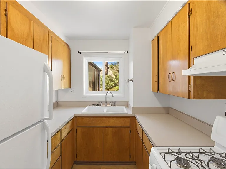 1020 Heap Ave — Photo 10