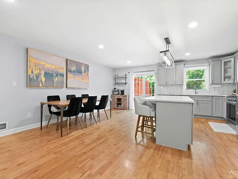 427 Gambocz Ct — Photo 7