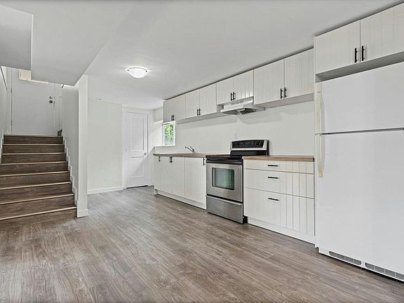 3rd image of 6050 Glenmore Dr