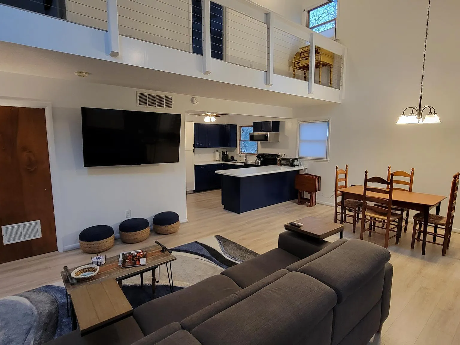 4 bed, 1325 sqft, $2,400 — Photo 3