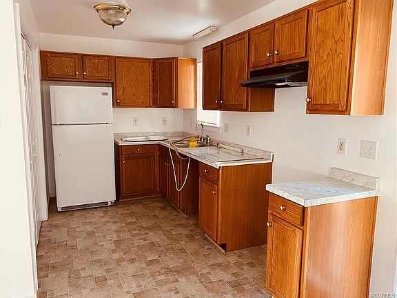 4th image of 234 N Oak Ave