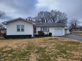 1513 Glen Vista Dr, Godfrey, IL 62035