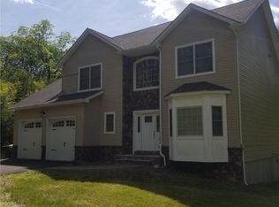 625 Woodglen Rd, Glen Gardner, NJ 08826
