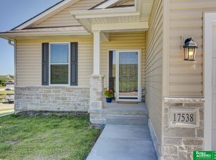 17526 Robin Dr, Omaha, NE 68136
