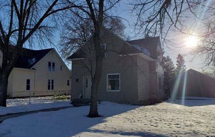 1st image of 260 Minnesota St S