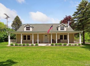 898 Rowland Rd, Leonard, MI 48367