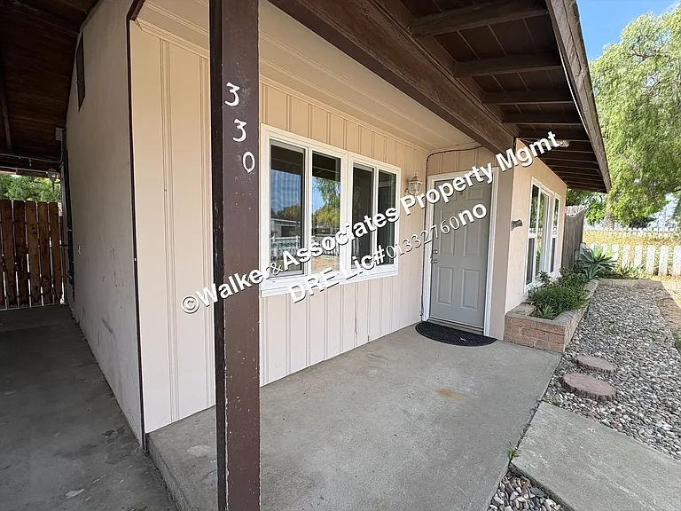 330 Siler Ln — Photo 2