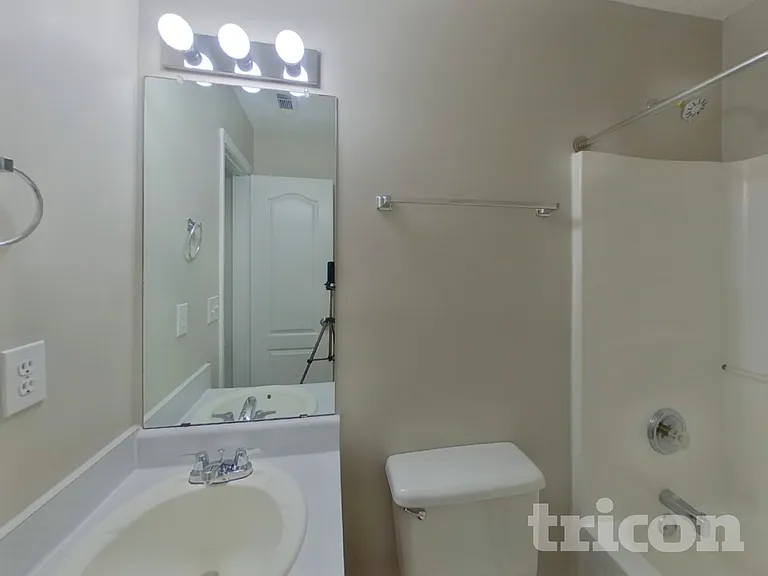 800 Lorraine Ln — Photo 18