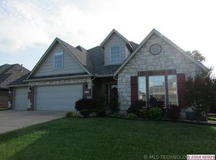 4028 S Yellowood Ave, Broken Arrow, OK 74011