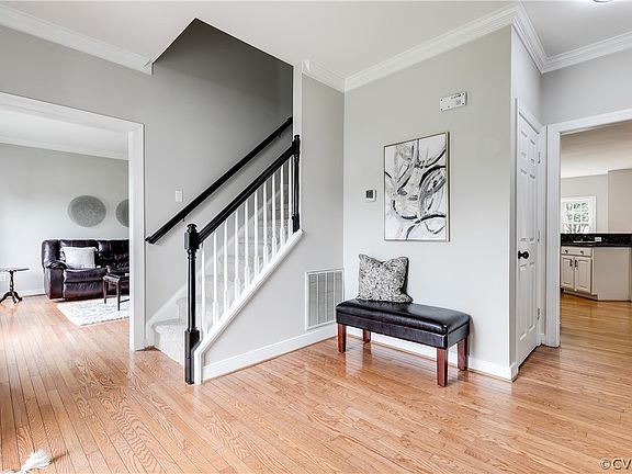 3rd image of 11736 Herrick Ln