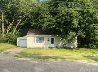 1142 Cedarview Dr, Springfield, OH 45503