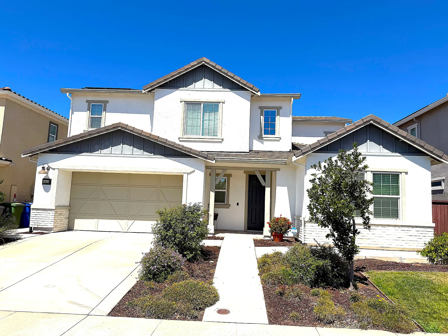 5 bed, 3.5 bath, 2917 sqft, $3,950 — Photo 2