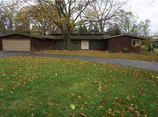 104 Georgian Court Rd, Rochester, NY 14610