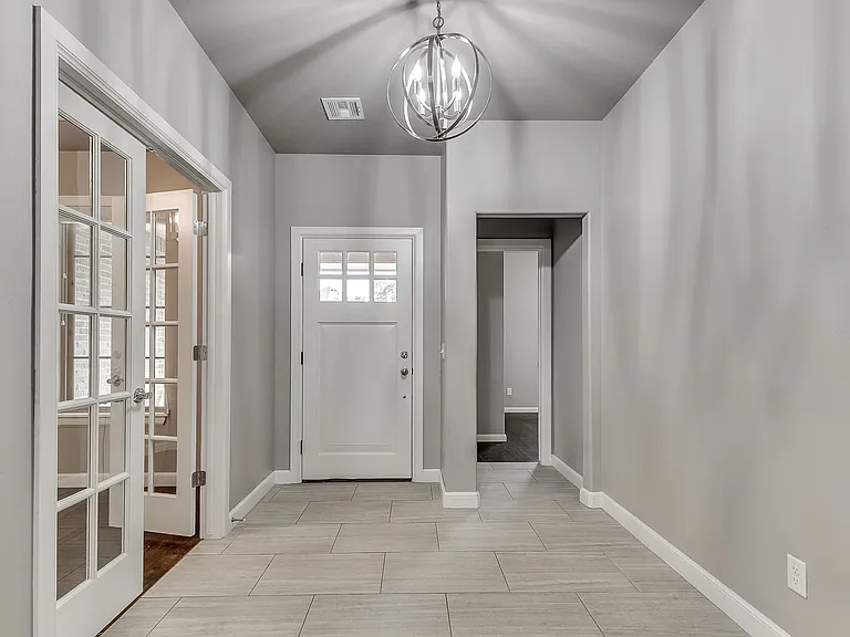 2709 Pacifica Ln — Photo 3