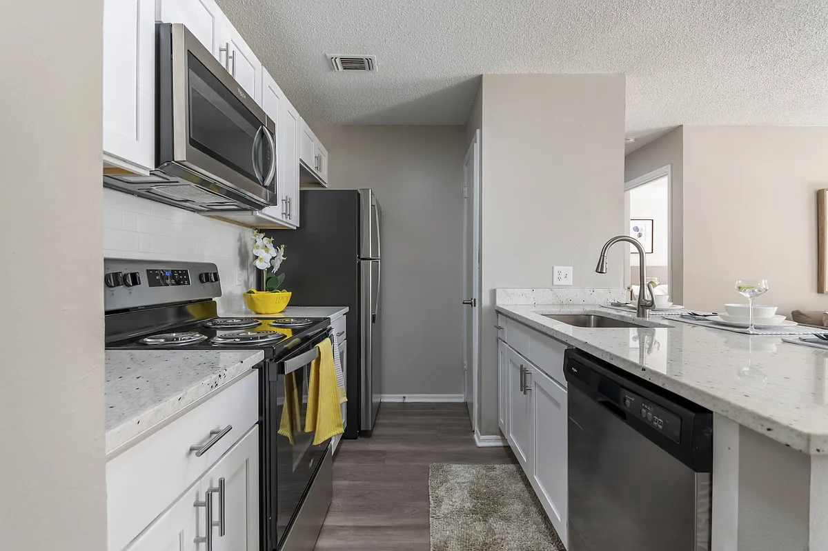 Building Photo - Twelve Oaks at Windermere