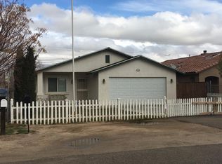 16564 Pine St, Hesperia, CA 92345
