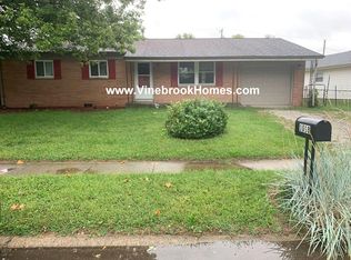 1018 Crestmoor Dr, Shelbyville, IN 46176