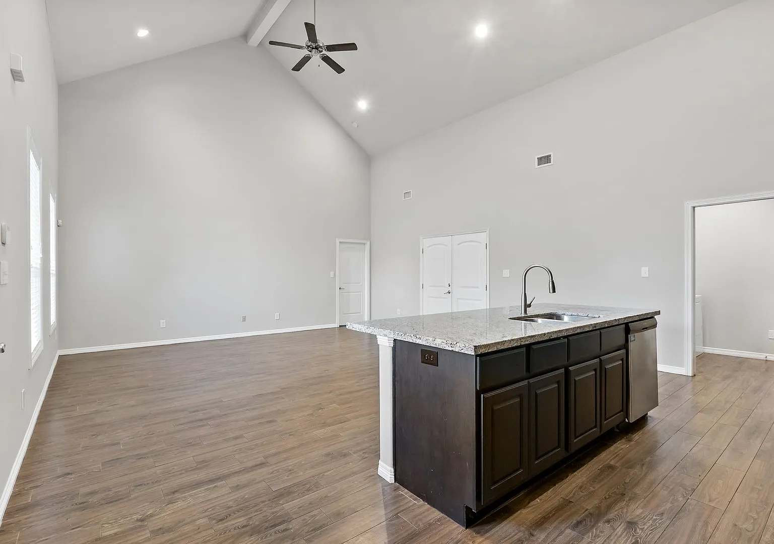 4309 Nagle Street — Photo 4