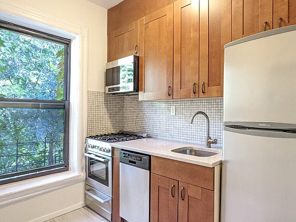 5th image of 463A Prospect Ave #2