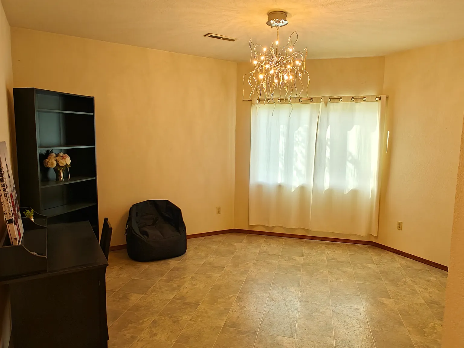 4522 Kennedy Rd NE — Photo 2
