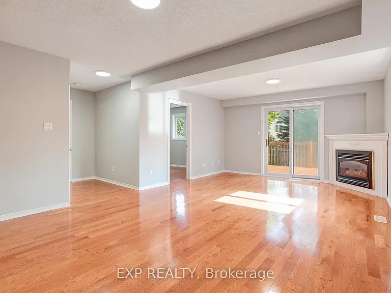 163 Daimler Dr — Photo 23