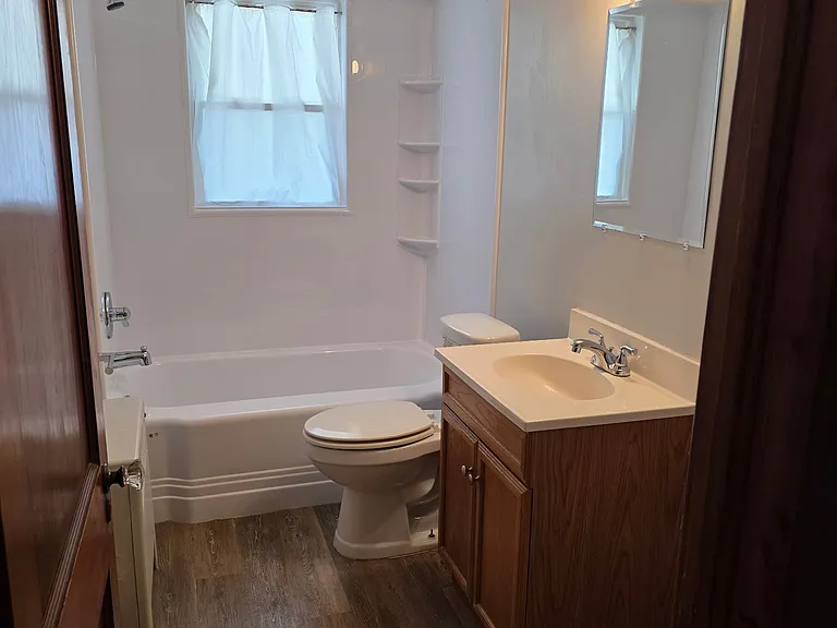200 E Green St #2 — Photo 4