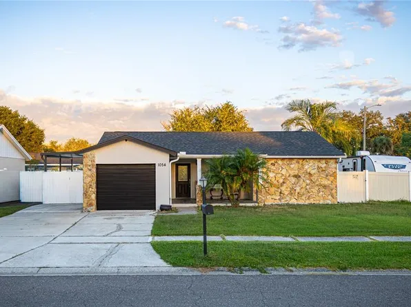 1054 Old Field Dr, Brandon, FL 33511