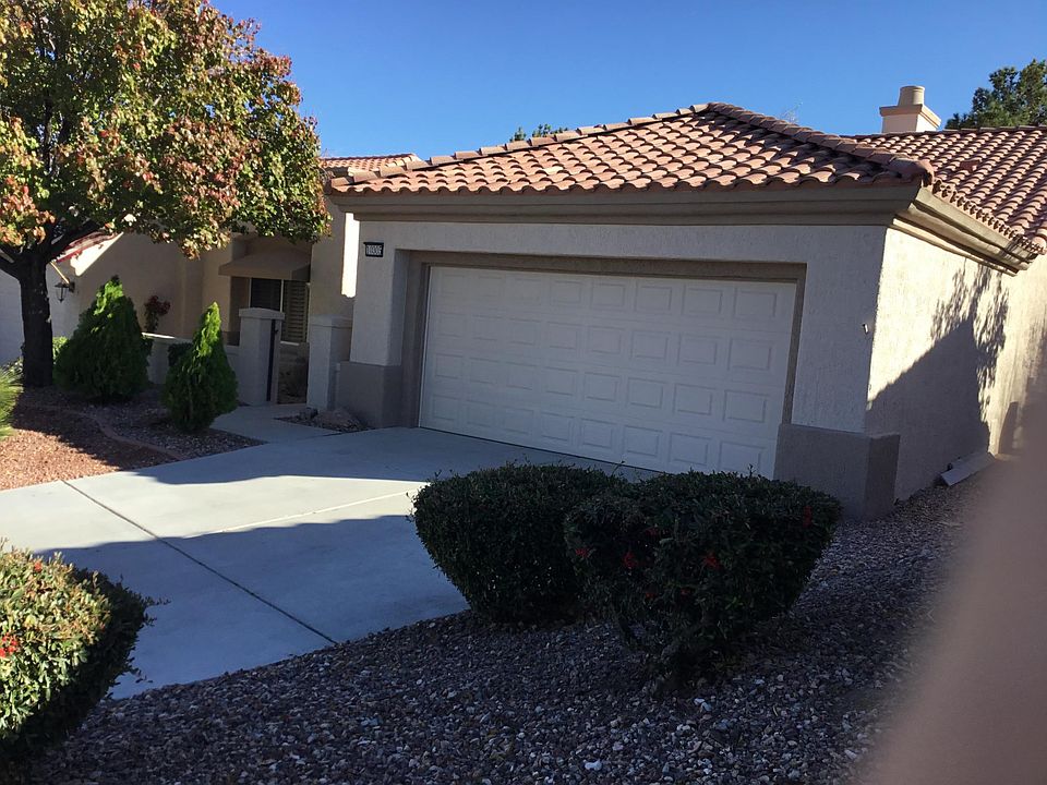 1st image of 10305 Broom Hill Dr
