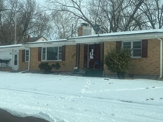 1st image of 1216 Maple Ln