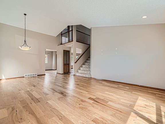 3rd image of 7930 Bard Ct