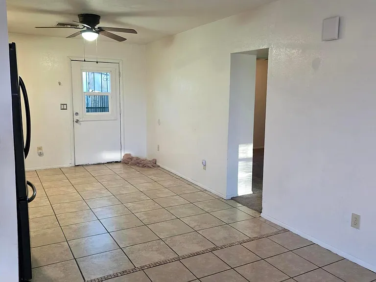 504 N Roosevelt Ave — Photo 15