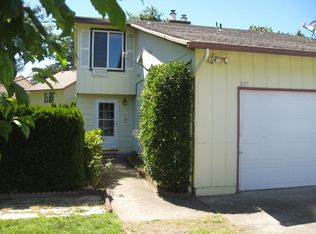 847-849 NE Hacienda Ct, Gresham, OR 97030
